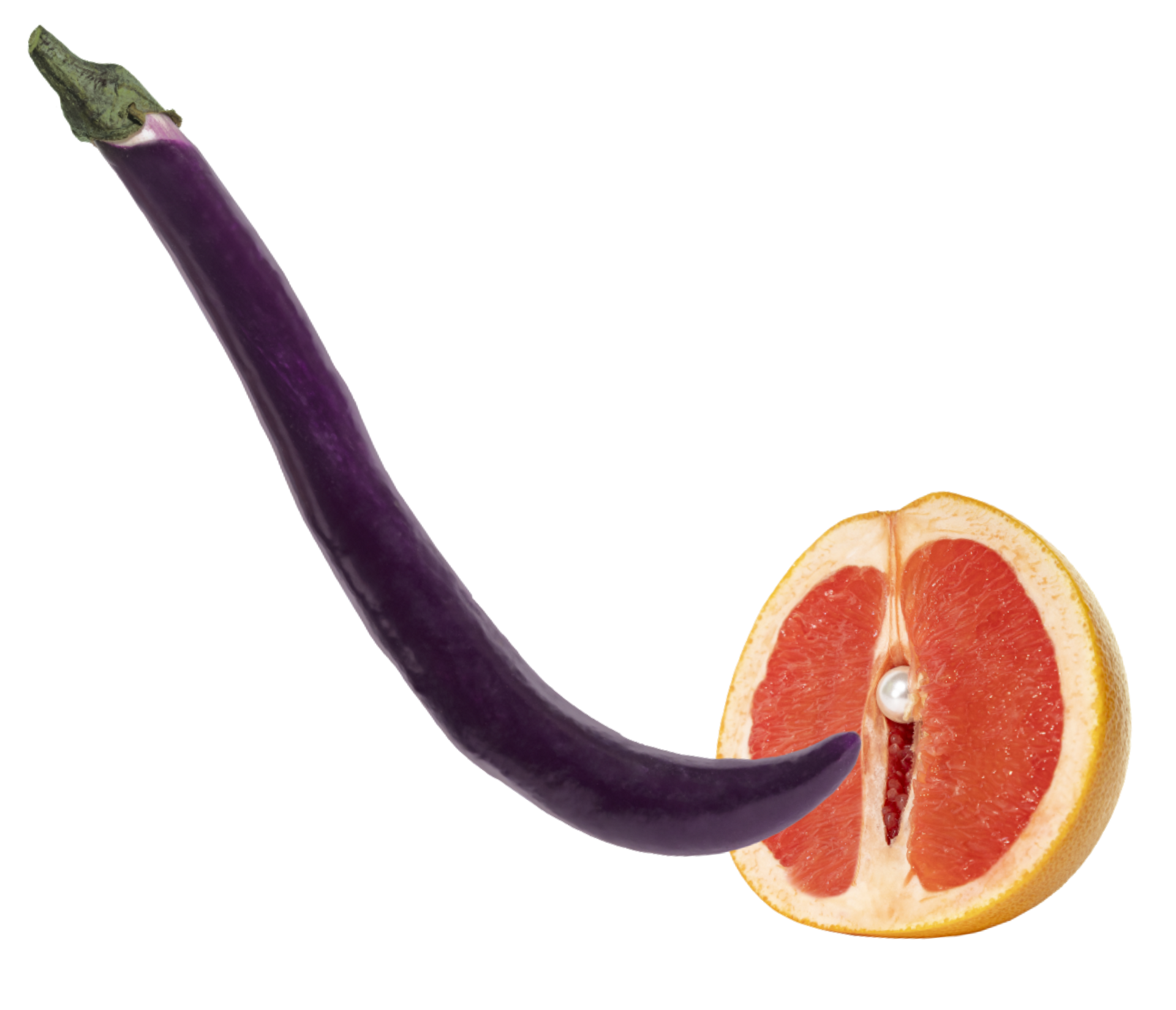 Aubergine und aufgeschnittene Grapefruit mit Perle als symbolisches Stillleben