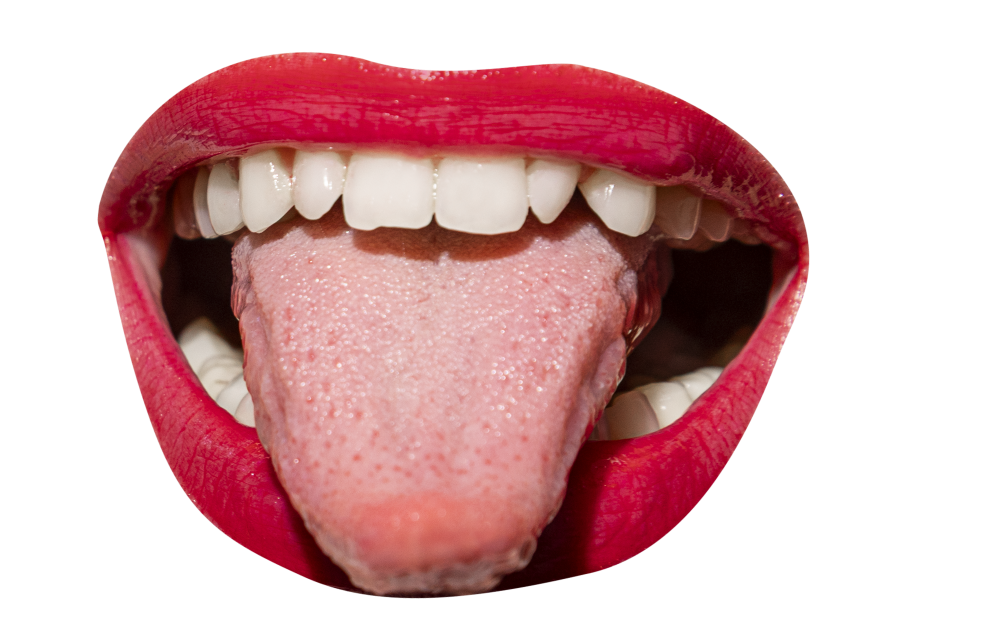 Mund mit rotem Lippenstift und herausgestreckter Zunge