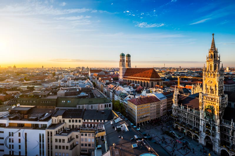 Dieses Bild zeigt die Stadt von oben und dient der thematischen Unterstreichung des Seitenthemas 'Escort Service in München'.