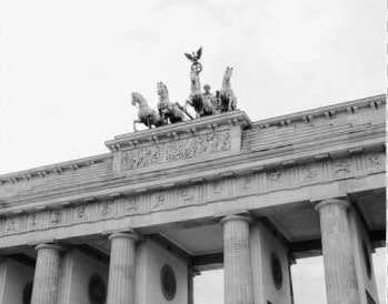Das Vorschaubild zeigt das Brandenburger Tor in Berlin.